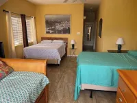 Charming 3-bedroom condo with AC and WiFi in wonderful West Bay