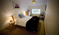 Luxury 4 bedroom North Norfolk cottage in lovely coastal village location