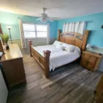 2-bedroom pool house with WiFi, AC in Spring Hill. Minutes from Weeki Wachee