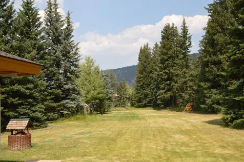 Unique Guesthouse on the Beautiful Gallatin River - Hot Tub w/ Amazing Views!