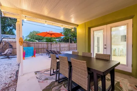 5 Min 2 Beach ~ Free HTD Pool ~ Near Trail & Golf Отели в г. Харбор-Блафс