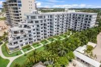 *NEW* Oceanfront apartment steps away from Baha Mar