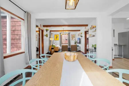 Renovated 5BR/2BA Atlantic City Retreat Home Отели рядом с достопримечательностью «Бордуолк»