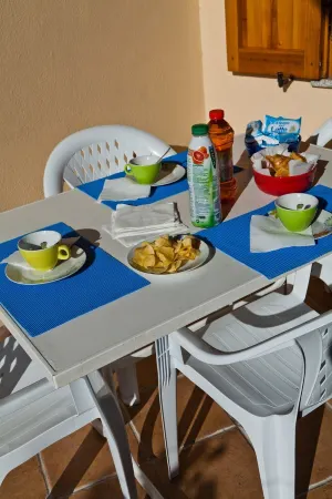 San Teodoro: 4/6-paikkainen Huvila Lähellä La Cintan Rantaa Отели рядом с достопримечательностью «Parco pubblico con giochi per i bambini»