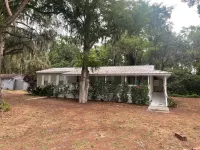 Beautiful cottage on lake istokpoga with lake view!