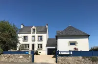 Ker Feuchidoul Hotels near La Falaise
