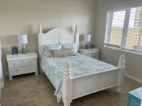 Luxury 2/2 Sleeps 6. Grand Bahama Condo w/ POOL, Boat Dock plus close to BEACH!