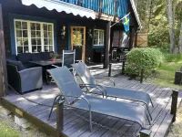 Close to nature, family-friendly holiday home with sauna and trampoline Hotels near Rådmansö Kyrka