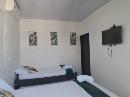 Aloha Beach Sai Отели рядом с достопримечательностью «Плайя Спрат Бигт»