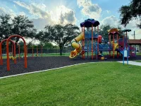 5 bed/4.5 bath family home with office space @ Cimarron. Excellent location! 미션 호텔