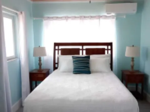 960 Sq. ft  Beach  Front Villa located in Steventon, Exuma,  Bahamas . Hotels in Steventon