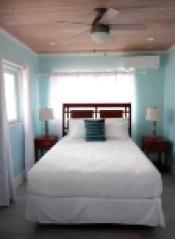 960 Sq. ft  Beach  Front Villa located in Steventon, Exuma,  Bahamas . のホテル