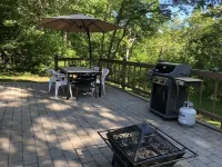 Quiet private Centerville cottage, walk to beach, central A/C, parking pass. 크레이그빌 비치, 반스터블 주변 호텔