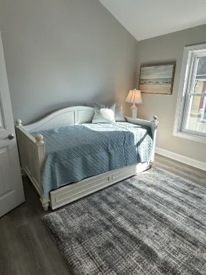 Brand new 4 bedroom house 1.5 blocks from beach and boardwalk