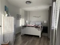 Luxury Foothills Suite - Amazing Views, Excellent Location, well appointed