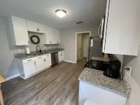 Spacious 4 bedroom home near Charleston & beaches!