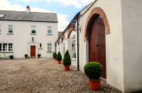 With options for hot tub, barbecue/pizza barn and fire brazier. Hotels near Edenvilla Park & Edenvilla Secret Garden