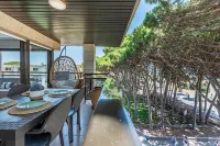 Can Costelles - Ático en Primera Línea con Vistas al Mar, Piscina y Parking