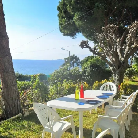 House with garden beach Scudo