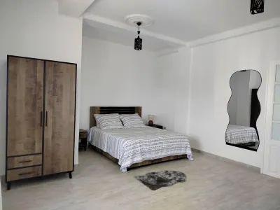 Appartement Cozy à 3mn de l'aéroport et de la plage Hotels in 