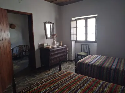Tia Luísa Cottage (country house) Hotels in 