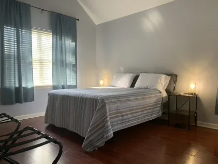 Discover Oxford Charm, Just A Quick 5-min Drive To University of Mississippi Отели рядом с достопримечательностью «Парк Ламар»