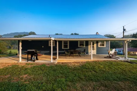 Riverfront- Upper Unit | Dock | Firepit | Hot Tub | Wi-Fi