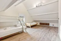 Villa Amelie -- Modern Villa @ the Beach w. Garden Hotels in Oostduinkerke