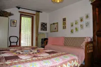 Chalet Jacqueline & Franco - Three-room apartment very close to the ski slopes فنادق في Sauze d'Oulx