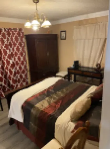 Jimmie's House is a cozy newly remodel three bedroom home that can accommodate 5