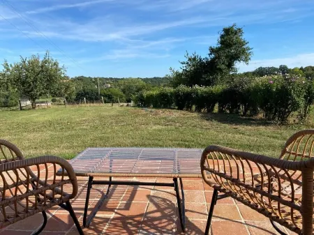 Sublime renovated farmhouse with swimming pool - great comfort