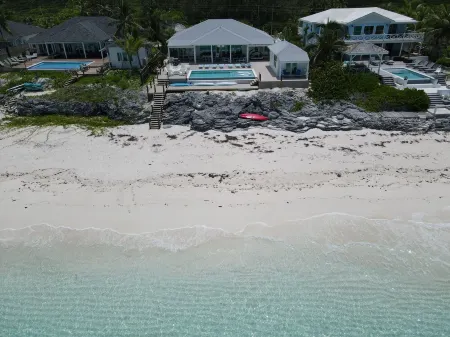 Luxury Beachfront Home, Heated Private Pool, Five King Suites w/ Ensuite Baths!