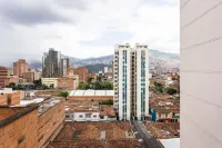Entire Studio close to Medellín's downtown, the real Medellín Hotels in La Candelaria