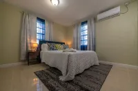 3 Bedrooms in paradise w/fruit trees 3 mins-Oistins!