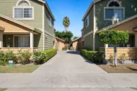 Children's Play Area Vacation House & 2 car Garage فنادق في لونغ بيتش