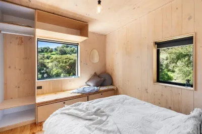 Bellbird Bach  - Akaroa Hotels near Orion Powerhouse Gallery