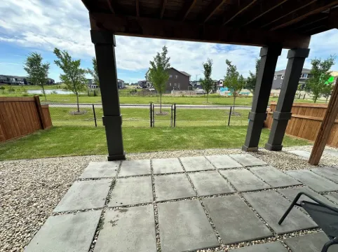 Juanu’s Cozy Cove - Walkout Basement SuiteFamily Friendly15mins from Airport