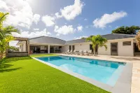 *PRACHING* The Luxury 8 person Villa Vista Lena in the neighborhood of Jan Thiel. See x1f3a5;! - Villas