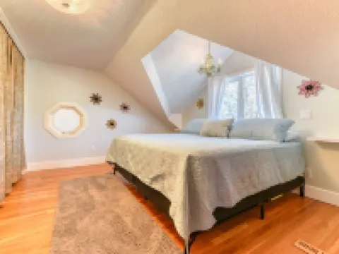 First Place-Family Corporate Social GatheringsHome Away from Home 斯特拉斯莫爾酒店