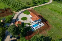 Villa Jelena | 4-Star Villa with Heated Pool, Privacy & Barbecue House - WiFi
