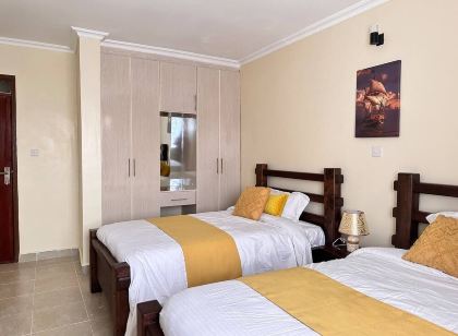 Exquisite fully furnished 2 bedroom 2 bath penthouse 5mins from city center