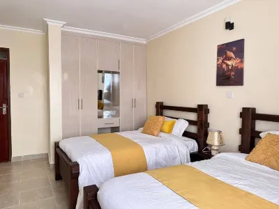 Exquisite fully furnished 2 bedroom 2 bath penthouse 5mins from city center Hotels in 