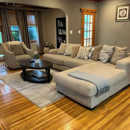 Charming 3-Bedroom Lower Unit Home in Buffalo