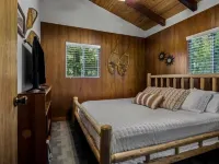 Vintage Smith Lake Retreat! Hotels in Walker County