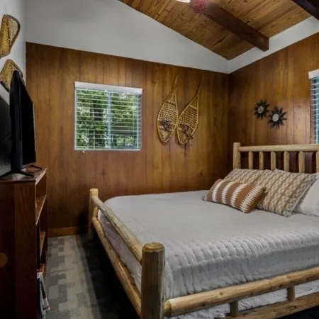 Vintage Smith Lake Retreat!