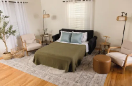 Cozy 2BR Apartment, 5-10 Min to Cincinnati!