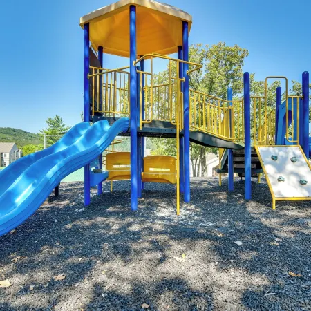 Near Silver Dollar City! Condo with Hot Tub and Lake