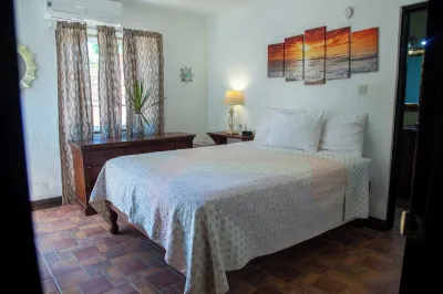 Zero minutes to the most prestigous cove in the area Hotels in 