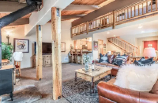 Courchevel 14 Remodeled Light and Bright Mountain Cabin, Walk to Canyon Lodge Slopes by RedAwning