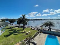 Mariners on the Waterfront - parking
